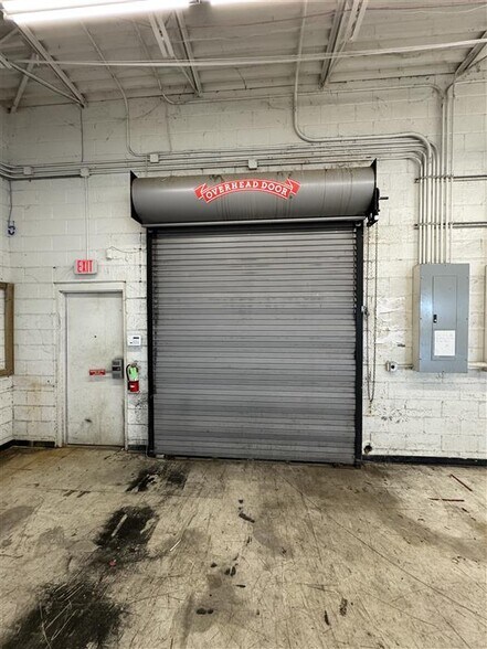 More Photos Of 1935 N Market St, Shreveport Freestanding For Sale