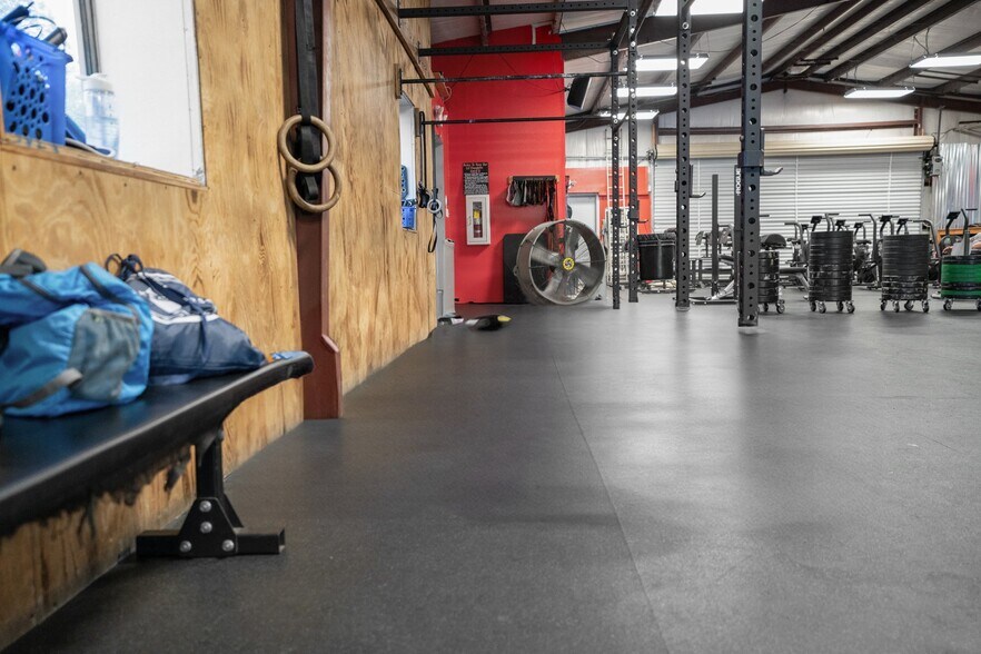 More Photos Of 140 NE Yellow Pine Ave, Madison Restaurant For Sale