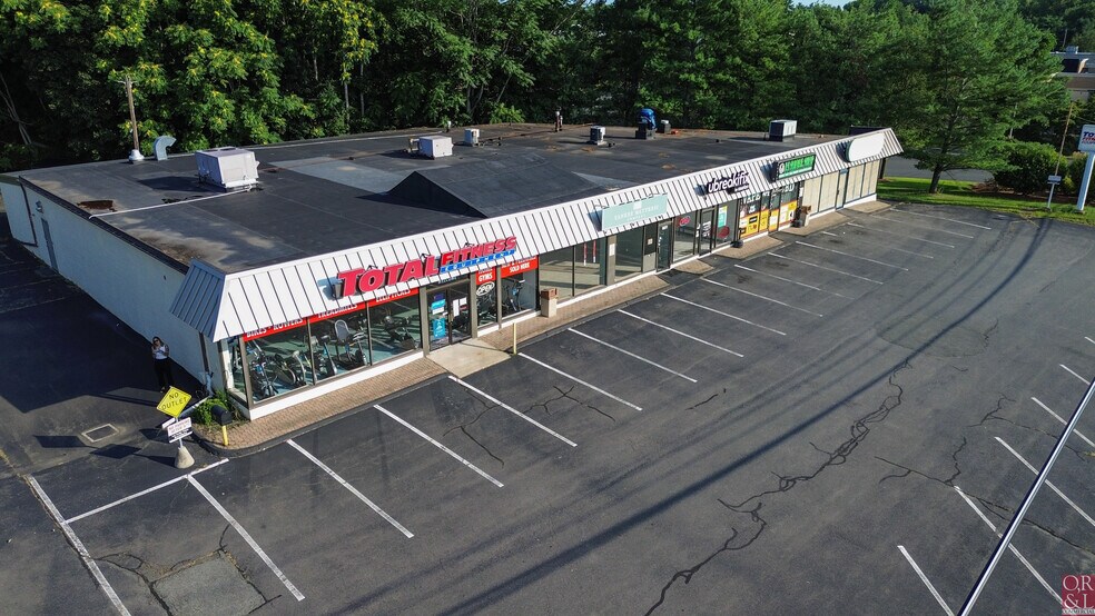 More Photos Of 3269-3281 Berlin Tpke, Newington Storefront Retail Office For Lease