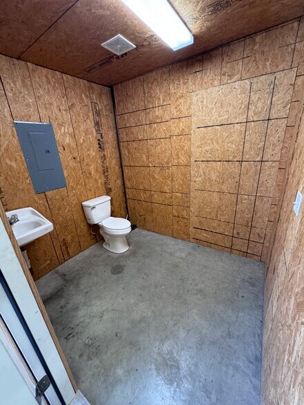 More Photos Of 2803 S Highway 287, Decatur Self Storage For Lease