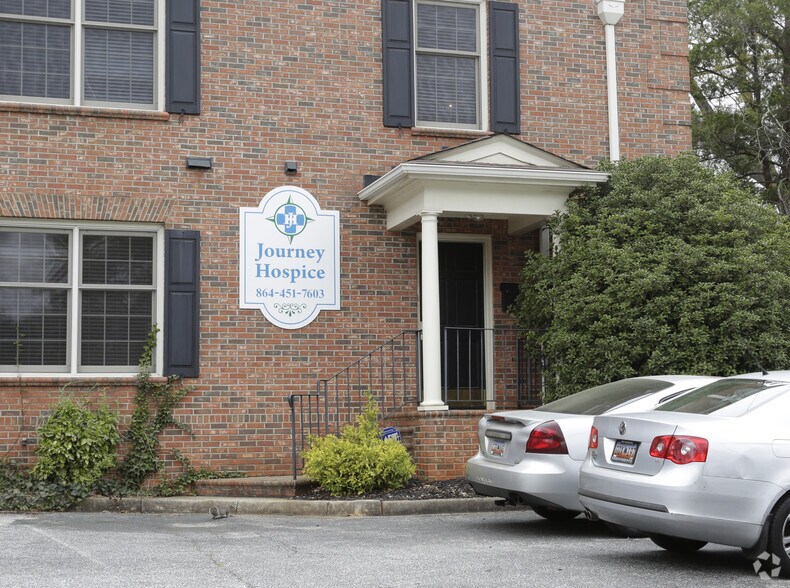 More Photos Of 665 N Academy St, Greenville Office For Lease