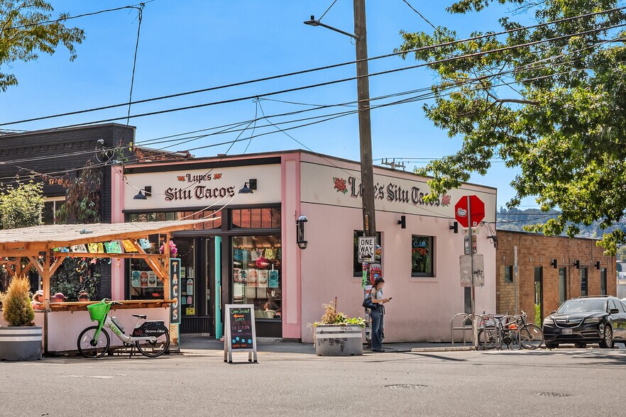 More Photos Of 5239 Ballard Ave, Seattle Storefront For Sale