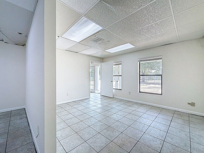 More Photos Of 5524 Independence Ct, Punta Gorda Warehouse For Sale