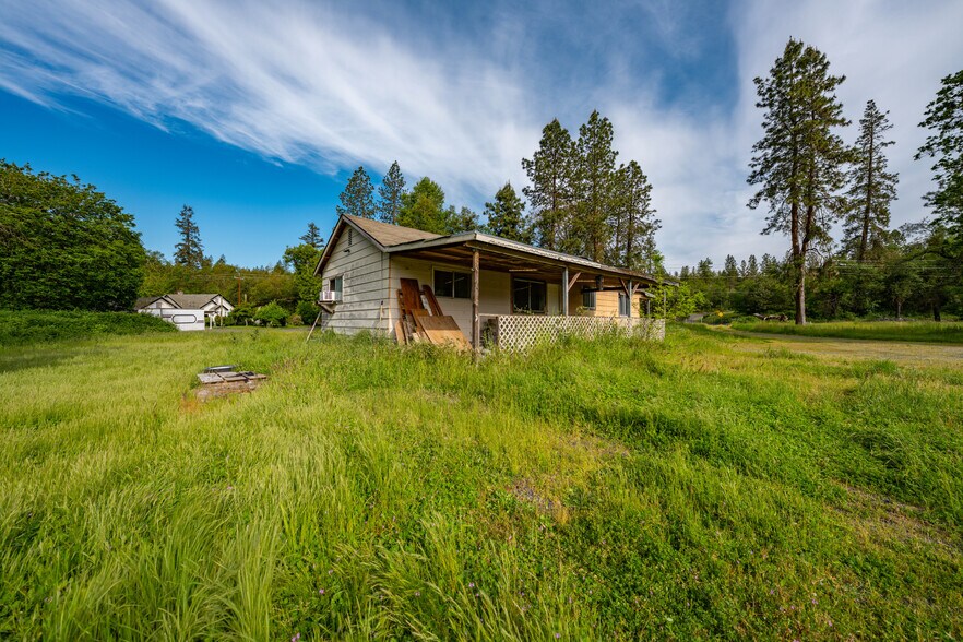 More Photos Of 6531 Lower River Rd, Grants Pass Specialty For Sale
