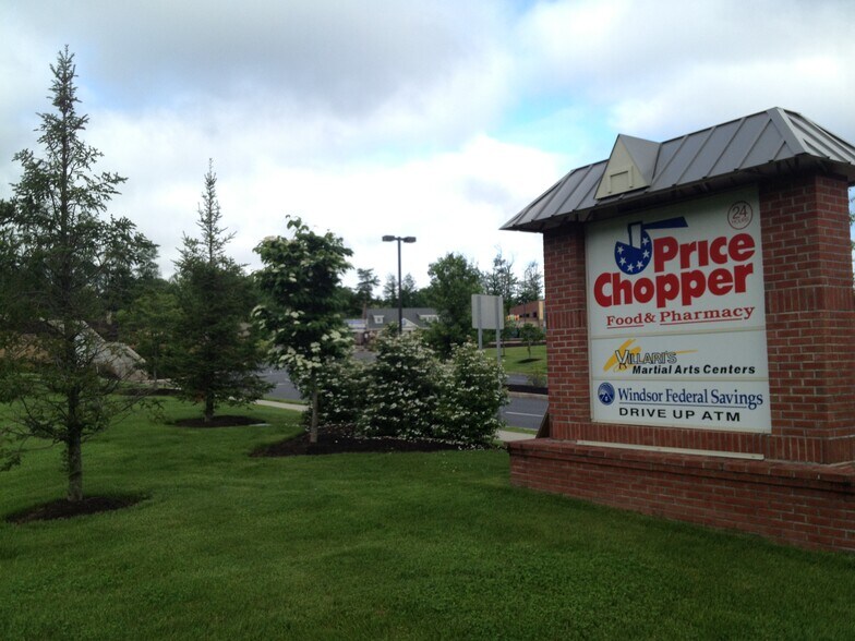 Primary Photo Of 645 Poquonock Ave, Windsor Storefront For Lease