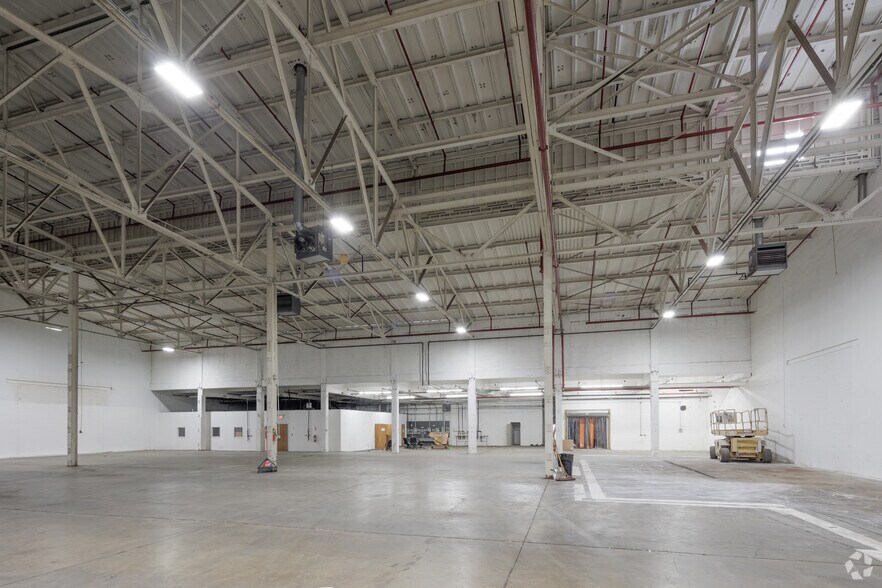 More Photos Of 480 Main Ave, Wallington Warehouse For Lease