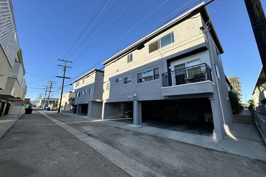 More Photos Of 1428 12th St, Santa Monica Apartments For Sale