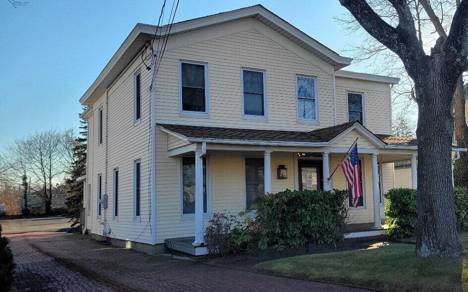More Photos Of 147 N Ocean Ave, Patchogue Office For Sale