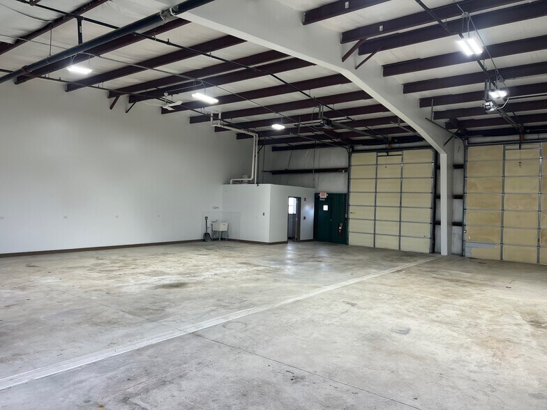 More Photos Of 6320 W Bruns Rd, Monee Warehouse For Lease