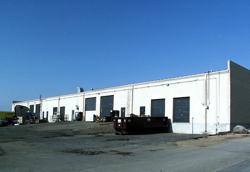 More Photos Of 7476 S Eagle St, Centennial Warehouse For Lease