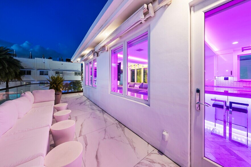 More Photos Of 124 11th St, Miami Beach Hotel For Sale