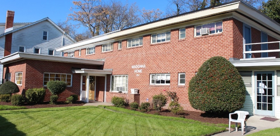 Primary Photo Of 814 W 37th St, Norfolk Assisted Living For Sale