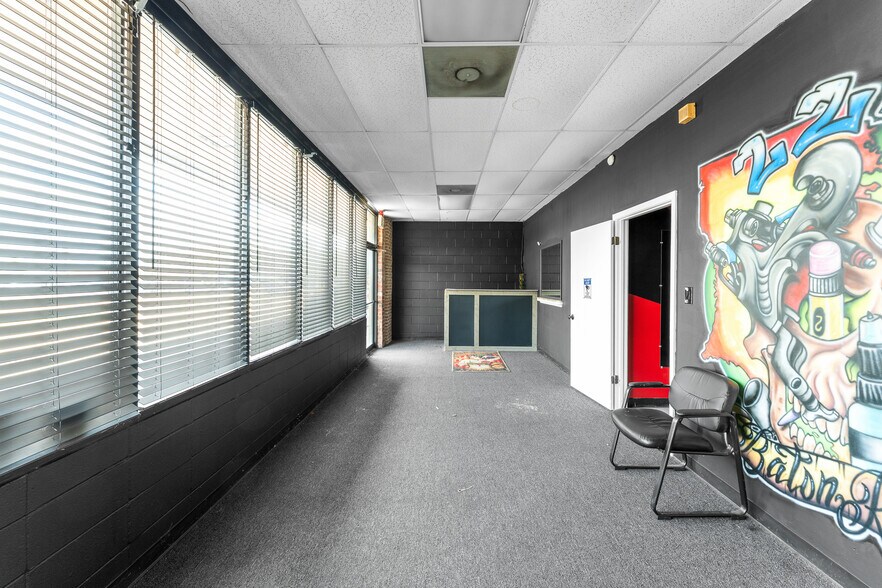 More Photos Of 1962 O'Neal Ln, Baton Rouge Freestanding For Sale