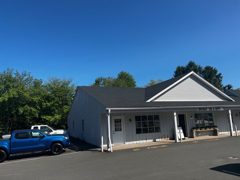 Primary Photo Of 968 Killingworth Rd, Haddam Freestanding For Lease