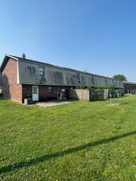 More Photos Of 802 W Wakefield Ave, Sikeston Apartments For Sale