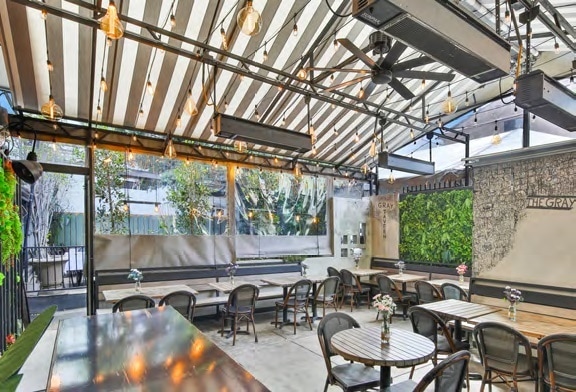 More Photos Of 10964 Ventura Blvd, Studio City Restaurant For Lease