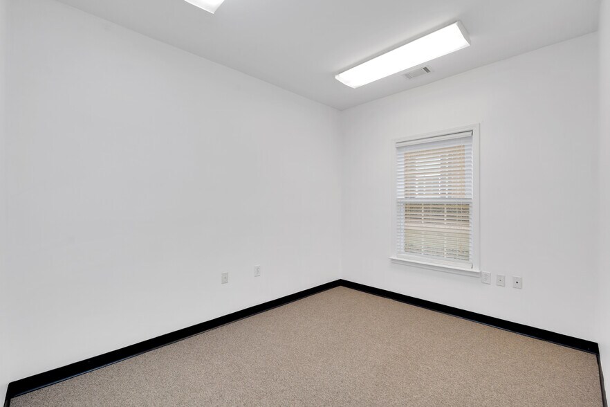 More Photos Of 248-250 Adley Way, Greenville Office For Sale