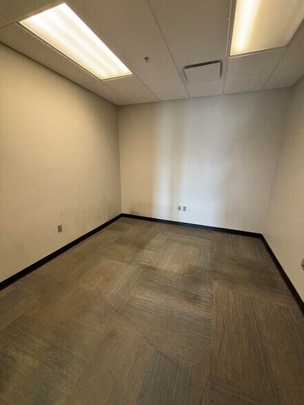 More Photos Of 3370 Drennan Industrial Loop S, Colorado Springs Flex For Lease