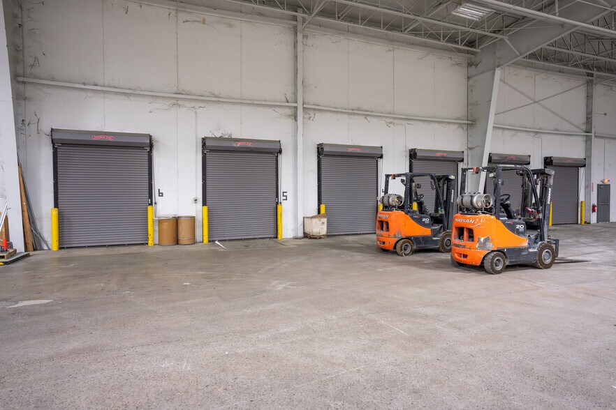 More Photos Of 110 W McCarter Rd, LaFayette Warehouse For Lease