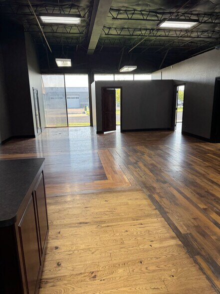 More Photos Of 2601 S Constitution Blvd, Salt Lake City Manufacturing For Lease