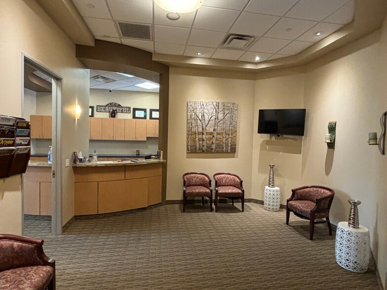 More Photos Of 14967 W Bell Rd, Surprise Medical For Sale