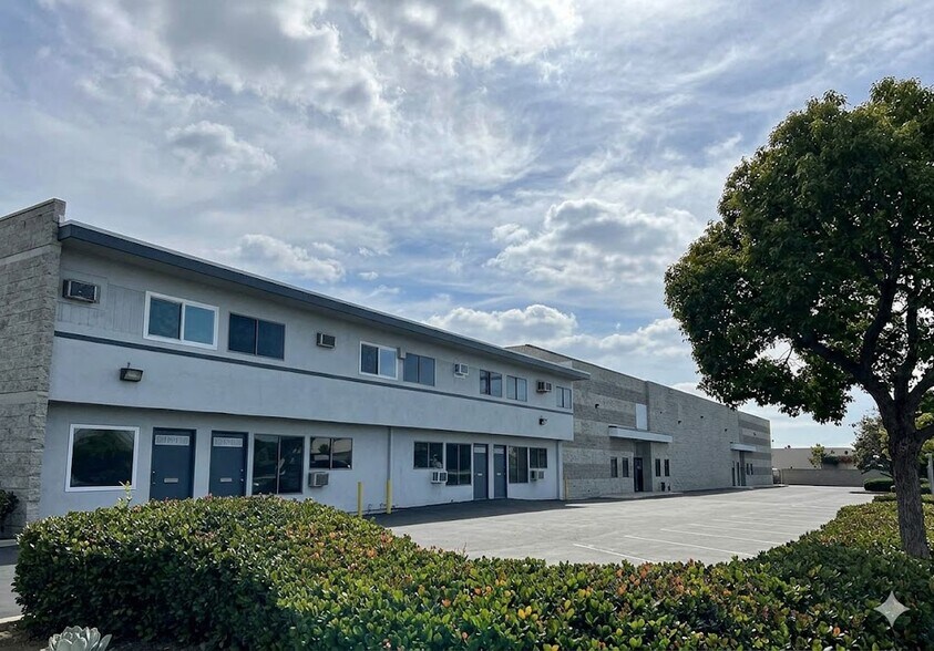 More Photos Of 13200-13228 S Western Ave, Gardena Warehouse For Lease