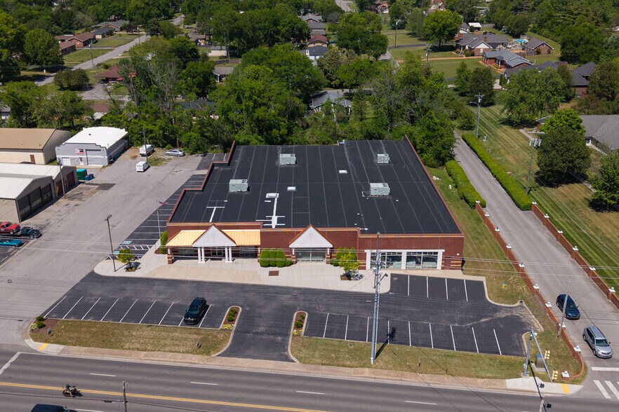 More Photos Of 907 W Main St, Lebanon Storefront Retail Office For Lease