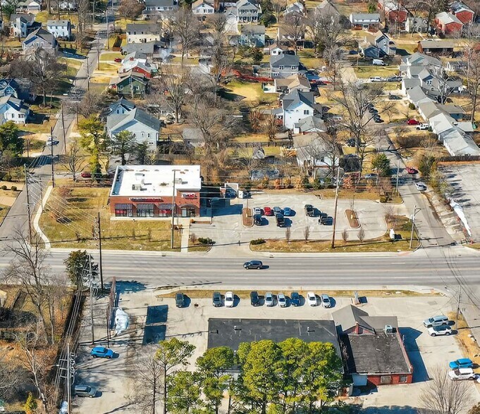 More Photos Of 915 N Kirkwood Rd, Kirkwood Medical For Lease