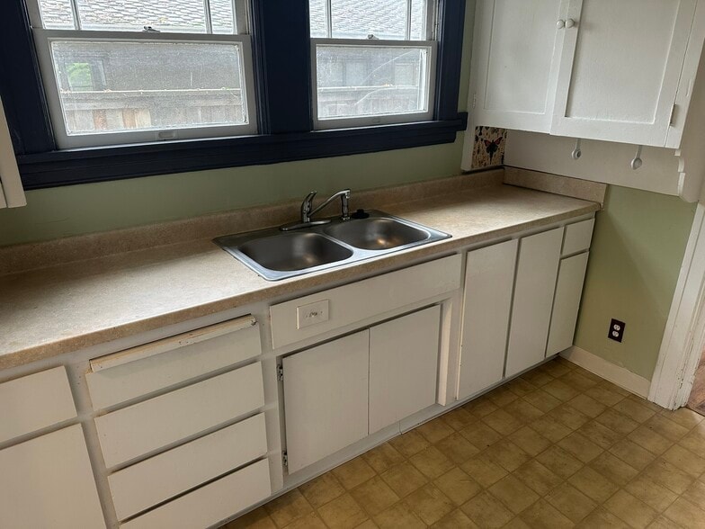 More Photos Of 150 W Stadium Dr, Stockton Apartments For Sale