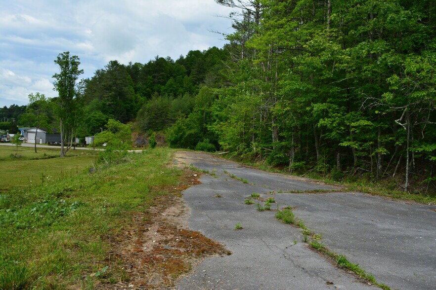 More Photos Of 6421 Highway 91 N, Laurel Bloomery Warehouse For Lease