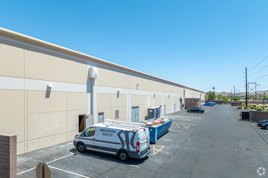 More Photos Of 4625 E Cotton Center Blvd, Phoenix Light Distribution For Lease