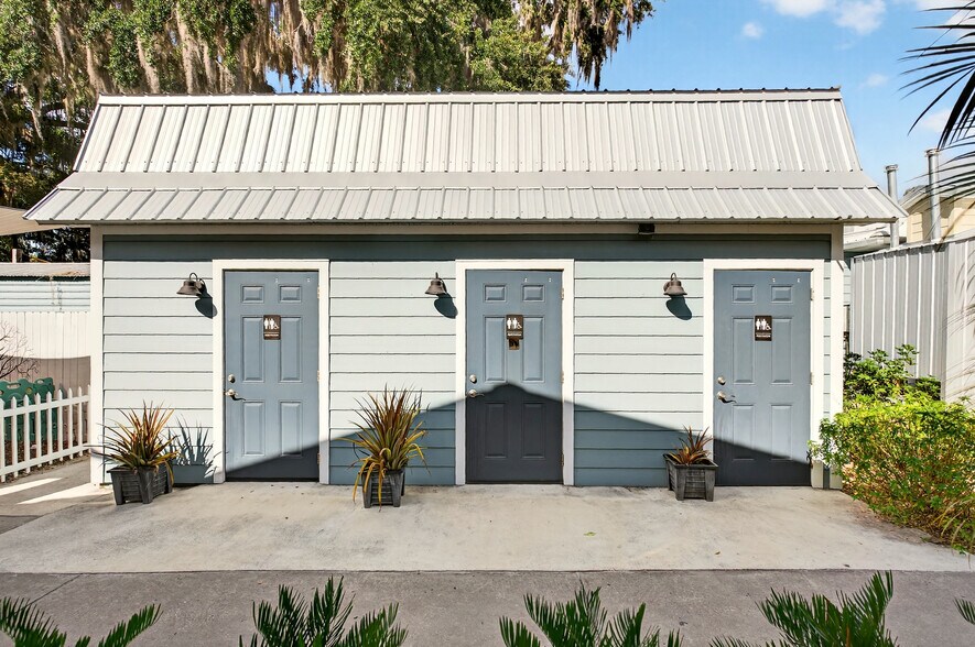 More Photos Of 765 3rd Ave, Welaka Restaurant For Sale