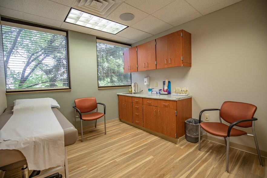 More Photos Of 1145 Bower Hill Rd, Pittsburgh Medical For Lease