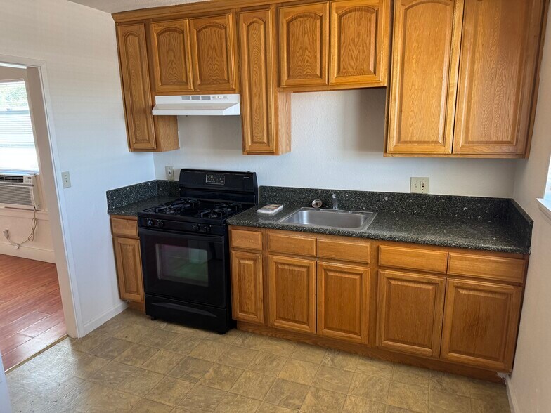 More Photos Of 1315 E St, Marysville Apartments For Sale