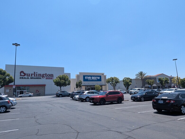 More Photos Of 1261 N Azusa Ave, Covina Storefront For Lease