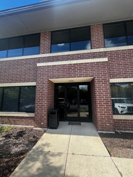 More Photos Of 2150 Manchester Rd, Wheaton Office For Lease