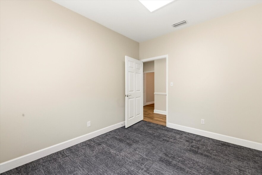 More Photos Of 1804 Miccosukee Commons Dr, Tallahassee Office For Sale