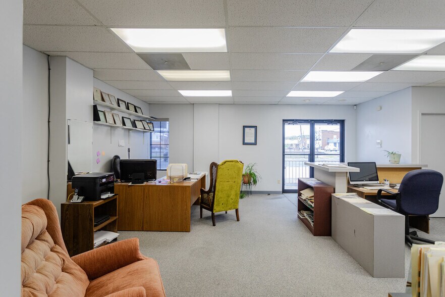 More Photos Of 406 W Spotswood Trl, Elkton Storefront For Sale