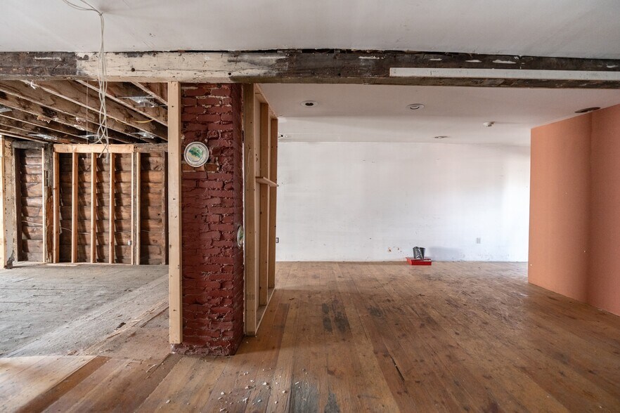 More Photos Of 57 N Front St, Kingston Storefront Retail Residential For Sale