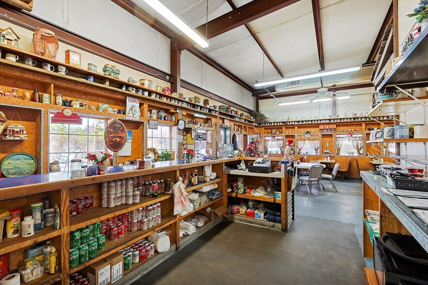 More Photos Of 317 W FM 120, Pottsboro General Retail For Sale