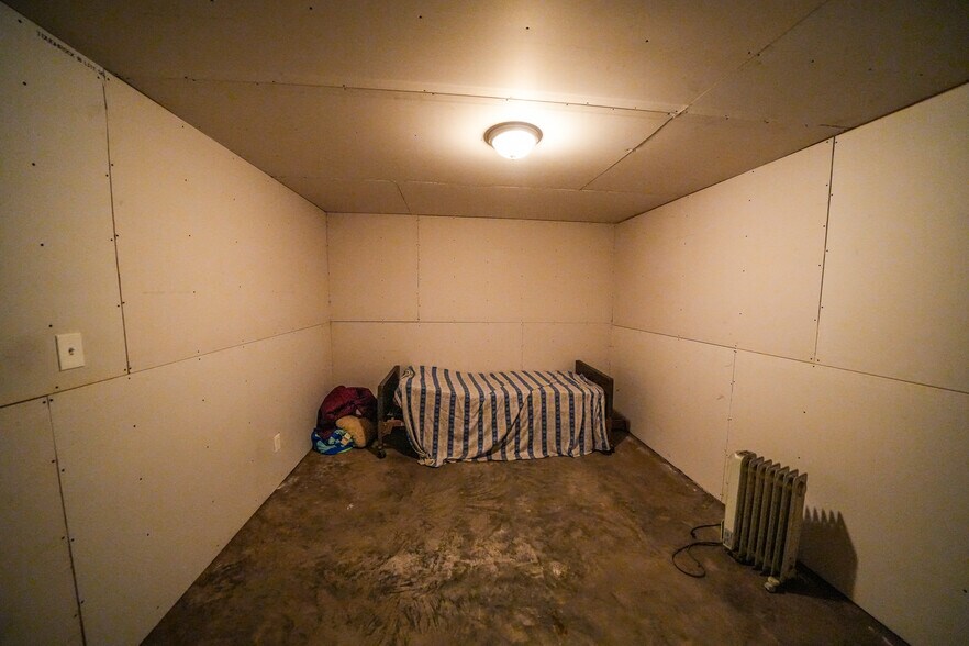 More Photos Of 10 Main S st, Pierce General Retail For Sale