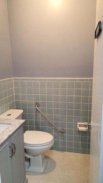 More Photos Of 2809 River Rd, Camden Medical For Sale