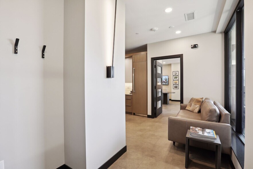 More Photos Of 275 Lake St, Wayzata Office Residential For Lease