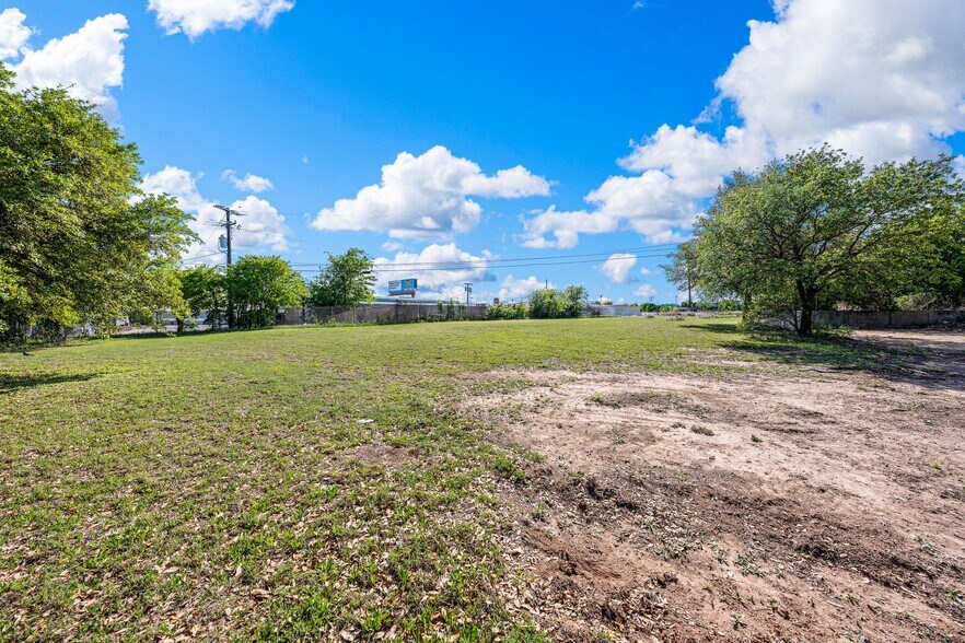 More Photos Of 720 N New Rd, Waco Land For Sale