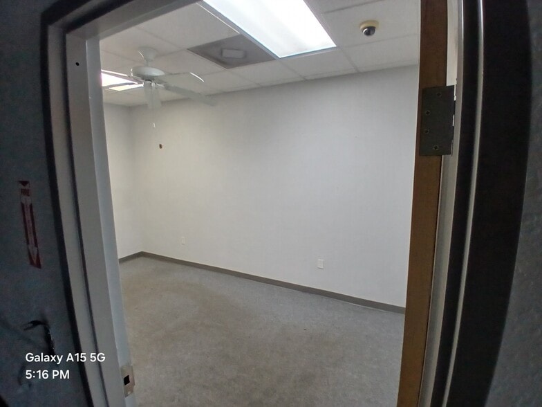 More Photos Of 1509 SW Century Gln, Lake City Warehouse For Lease