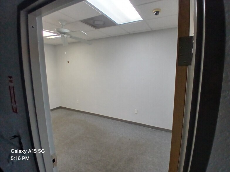 More Photos Of 1509 SW Century Gln, Lake City Warehouse For Lease