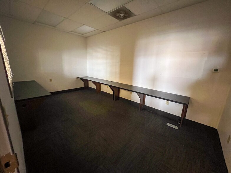 More Photos Of 2177-2181 W Broad St, Athens Freestanding For Lease