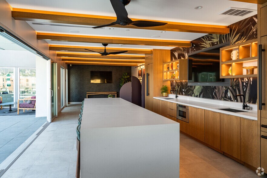 More Photos Of 6220 Selma Ave, Los Angeles Apartments For Lease