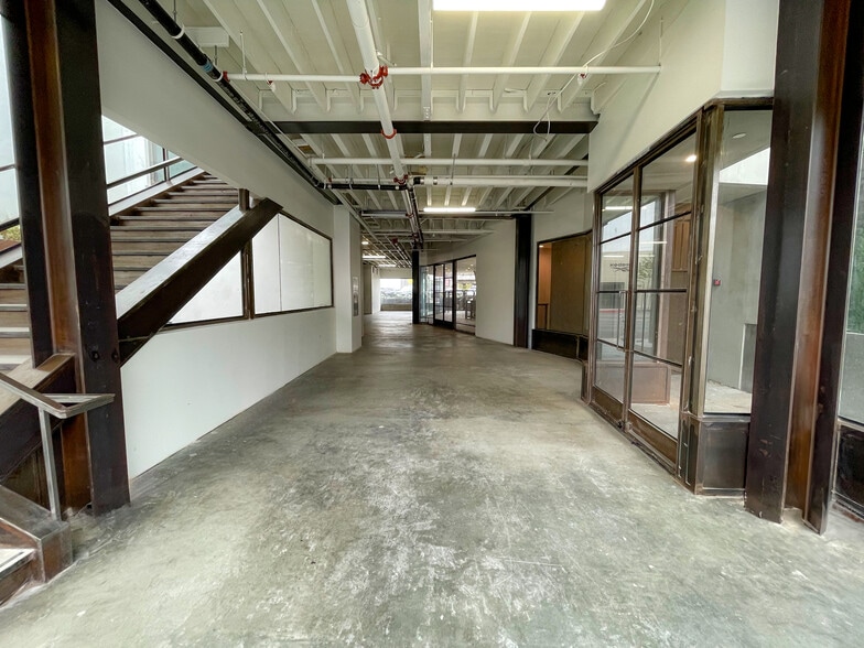 More Photos Of 8463-8465 Melrose Ave, West Hollywood Restaurant For Lease