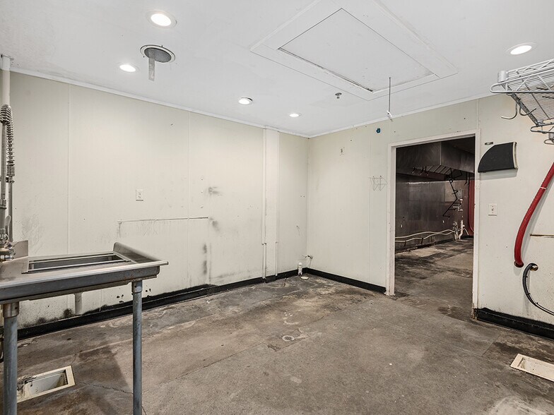 More Photos Of 41-61 N Merrimon Ave, Asheville Apartments For Lease